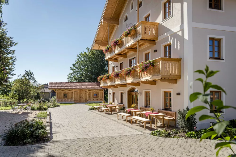 Terrasse und Grillplatz am Thomahof