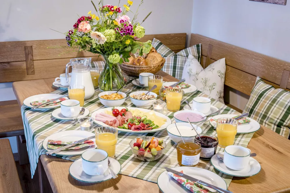 Fruchtaufstriche, Käse, Spezialitäten und Hausgemachtes aus dem Hofladen