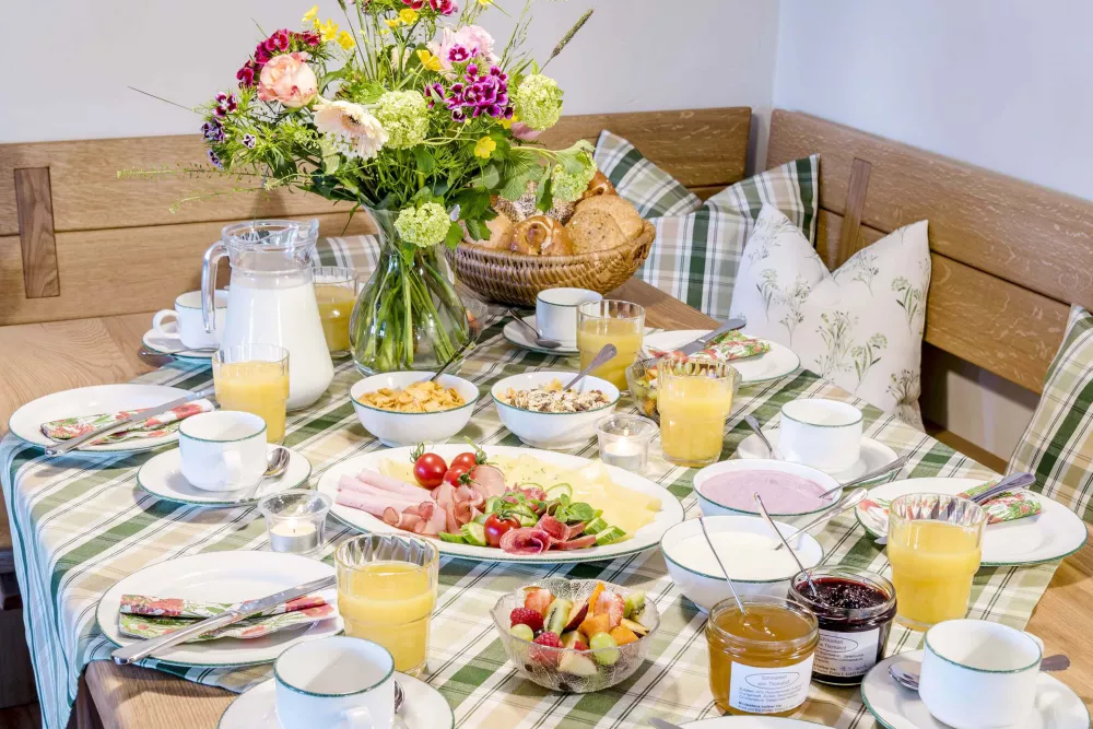 Fruchtaufstriche, Käse, Spezialitäten und Hausgemachtes aus dem Hofladen