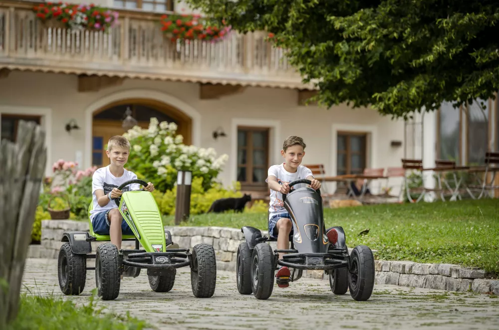 Ponyreiten für Kinder am Thomahof
