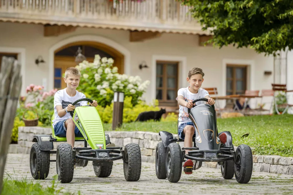 Ponyreiten für Kinder am Thomahof