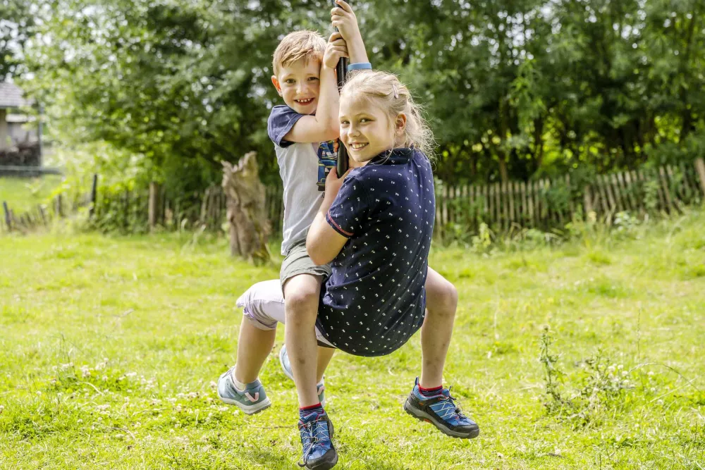 Spaß auf dem Spielplatz am Thomahof