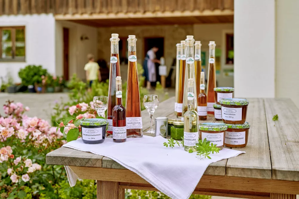 Regionale Spezialitäten und hausgemachte Schmankerl