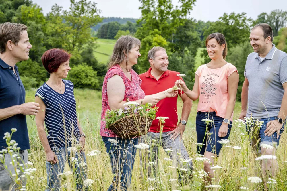Wildkräuterführung mit Bäuerin Evi