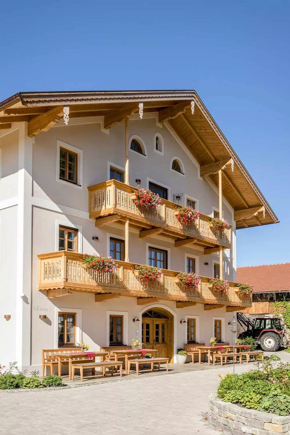 Gesellig zusammensitzen am Thomahof