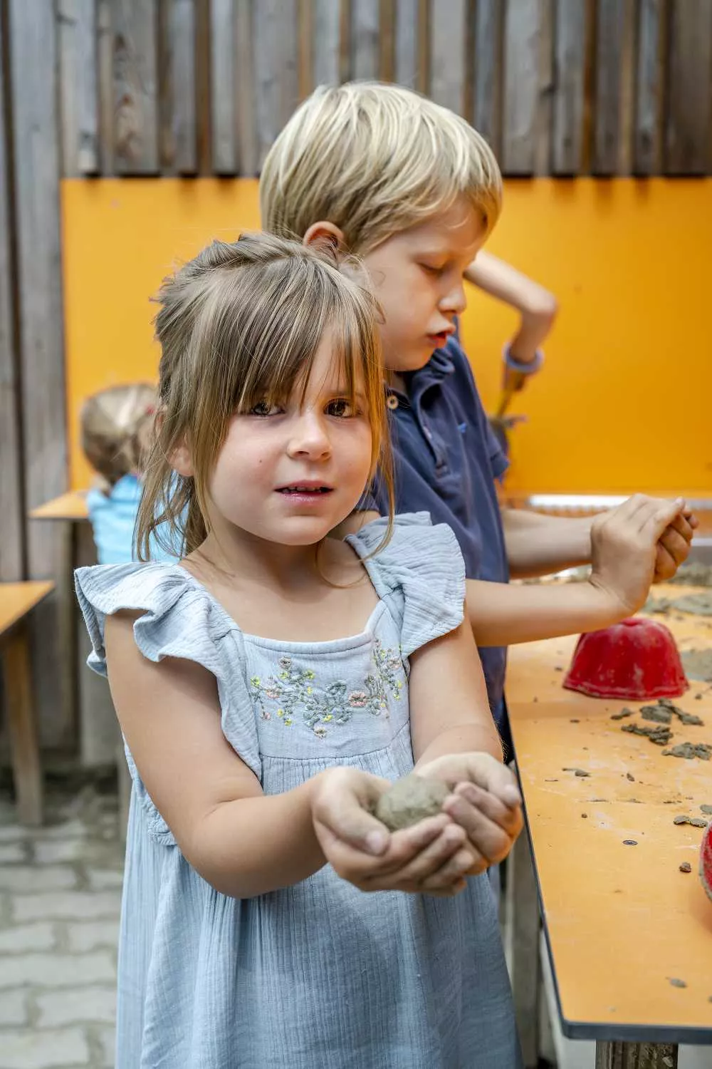 Nach Lust und Laune matschen und kneten