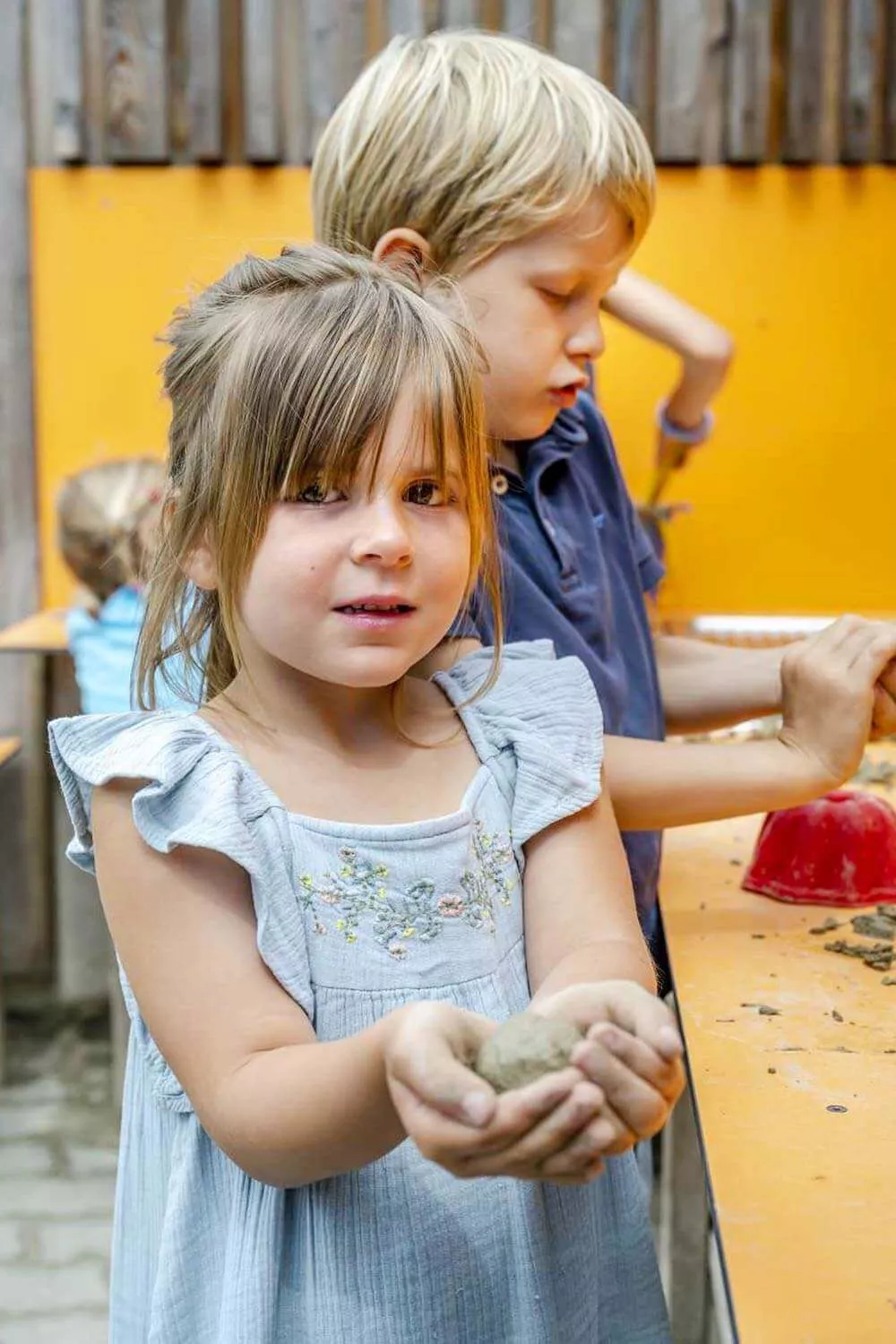 Nach Lust und Laune matschen und kneten