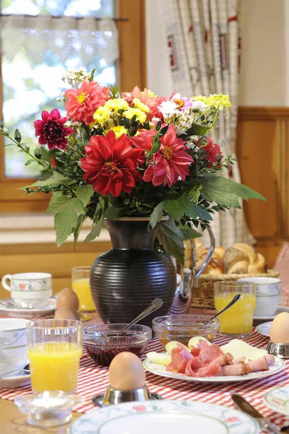Frische Brötchen und vielfältiger Genuss
