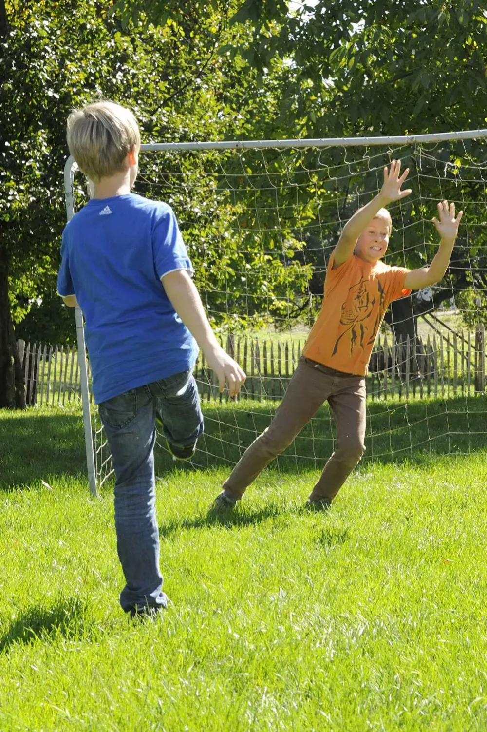 Spielwiese unter freiem Himmel am Hof