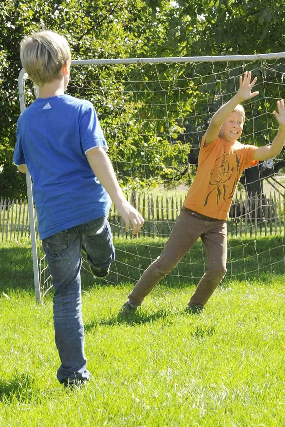 Spielwiese unter freiem Himmel am Hof