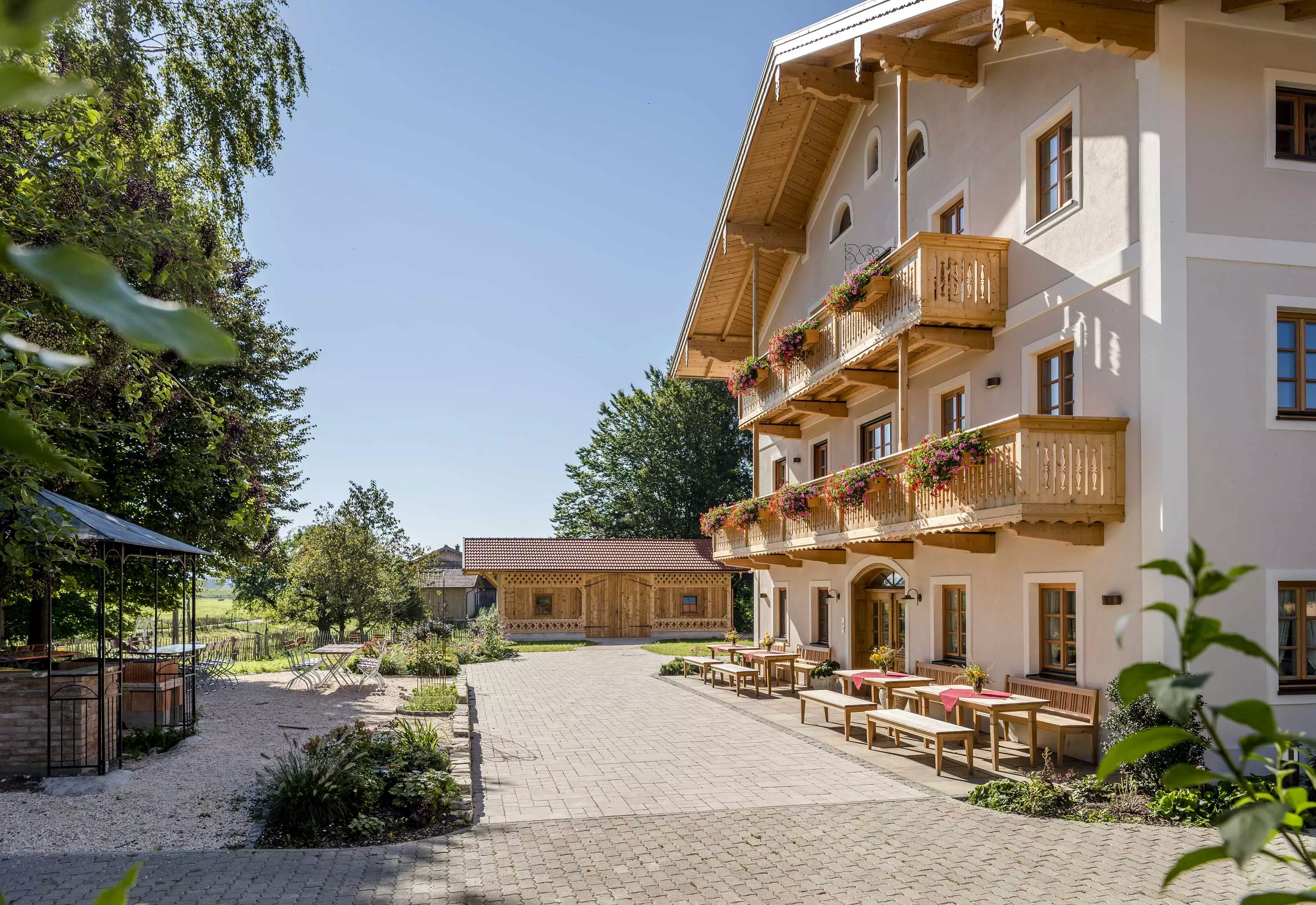 Mülltrennung Leihstiefel Waschküche Feuerholz