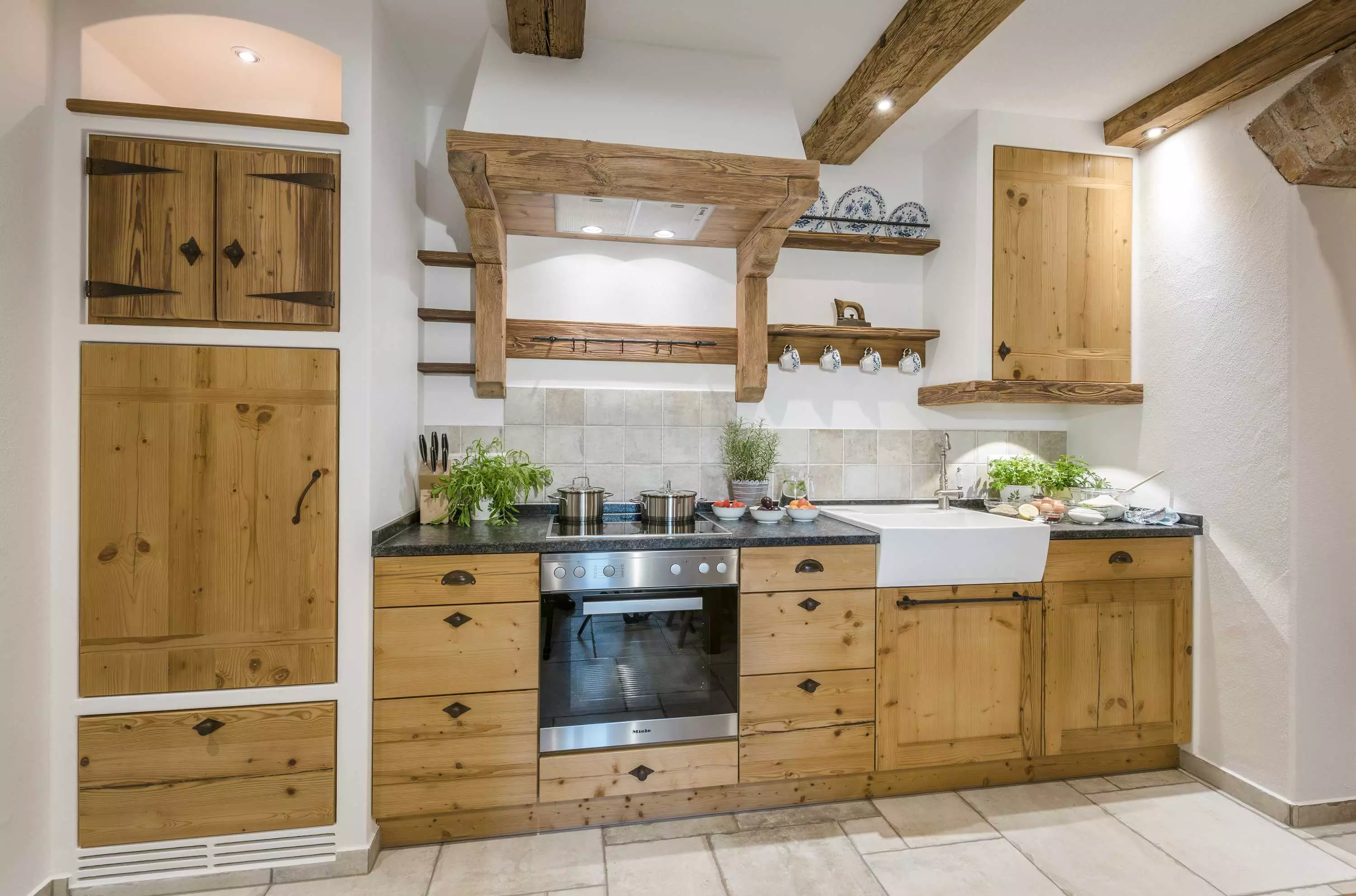 Komplett ausgestattete Küche Thomahof Fridolfing