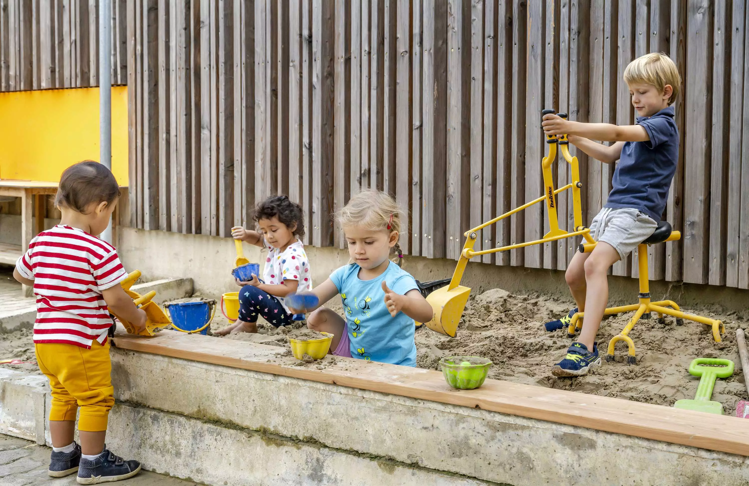 Urlaubserlebnisse für Kinder am Spielplatz