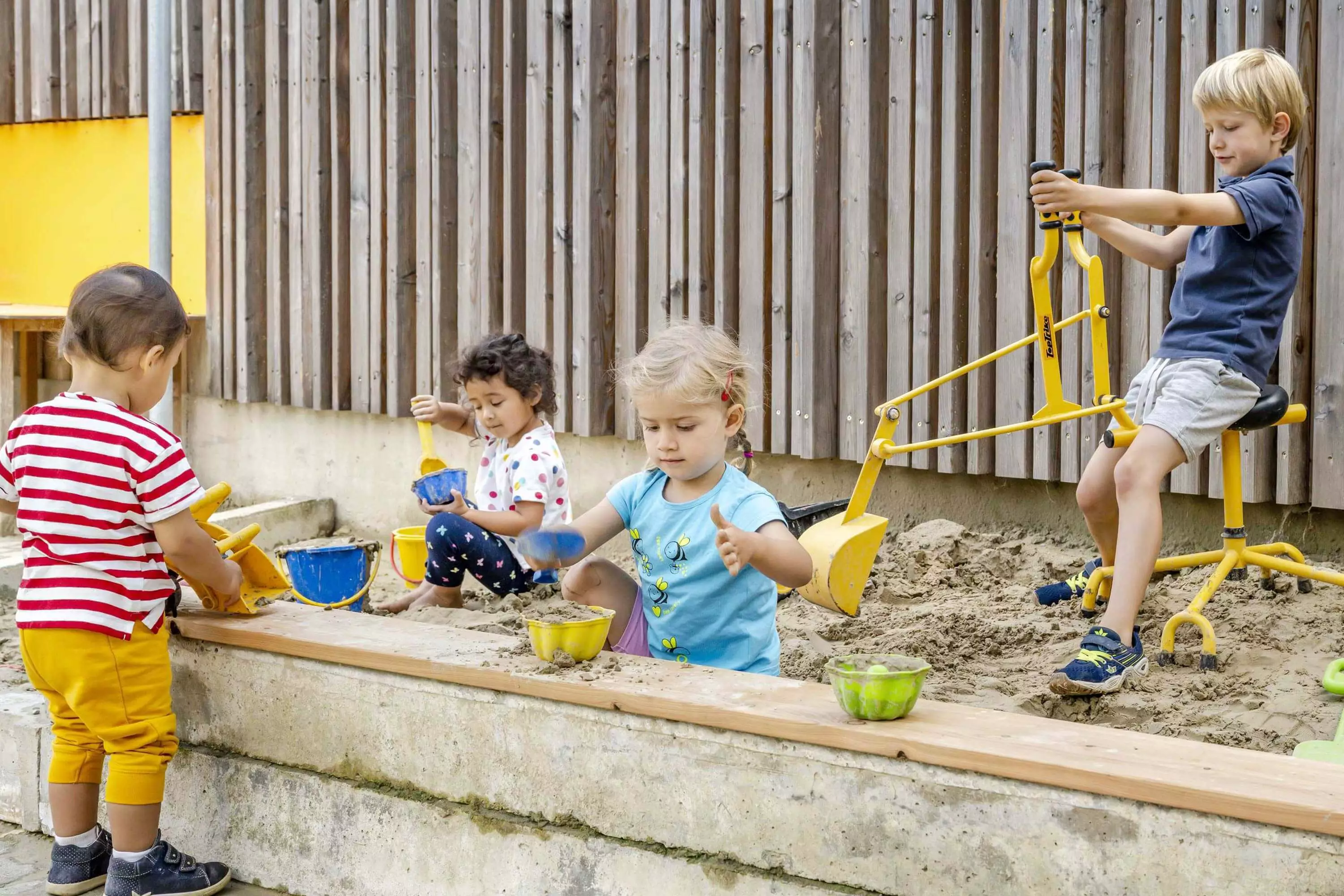 Urlaubserlebnisse für Kinder am Spielplatz