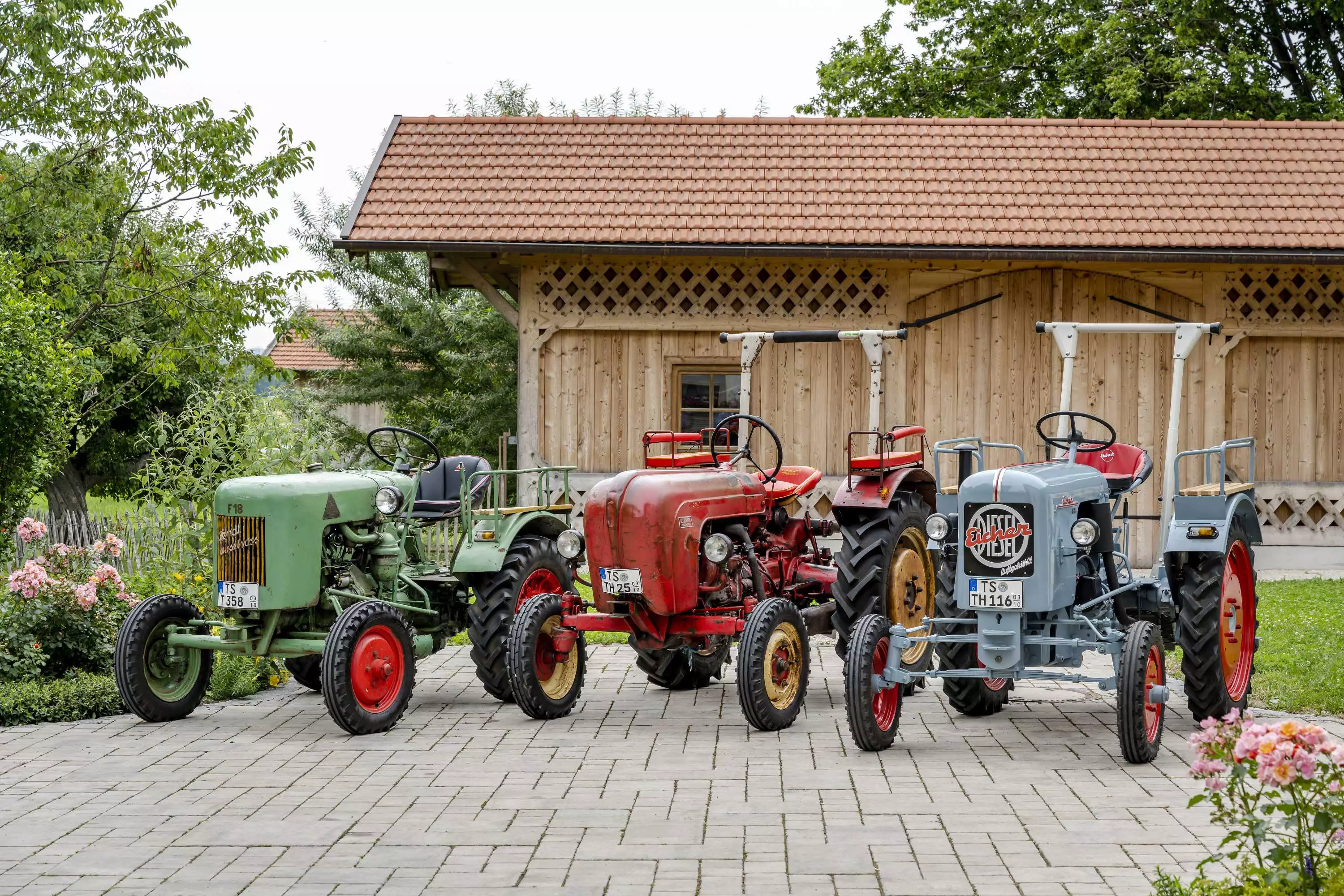 Historische Traktoren, liebevoll gepflegt