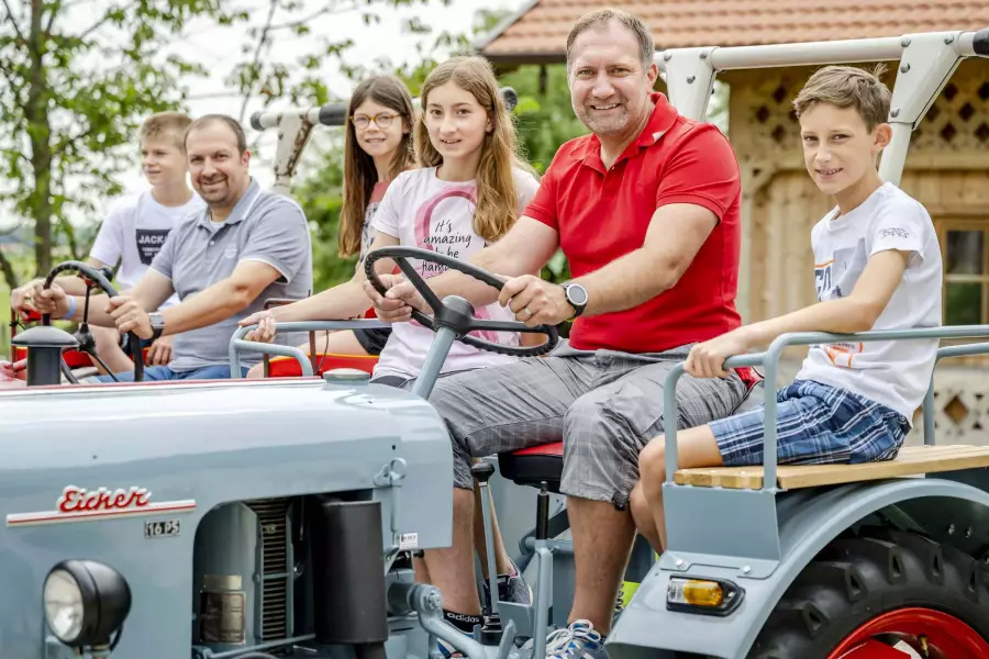 Gemütlich rund um den Hof fahren