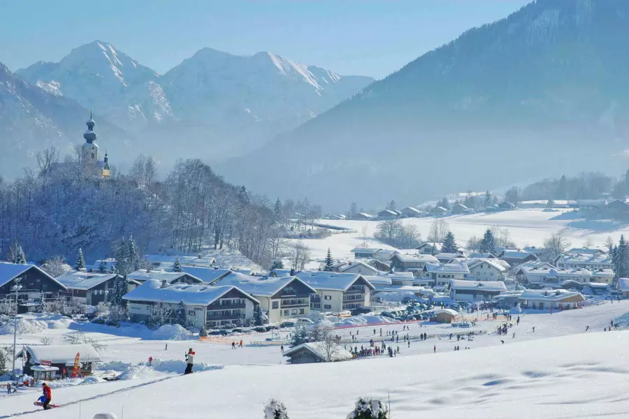 Skigebiete in schneesicheren Lagen